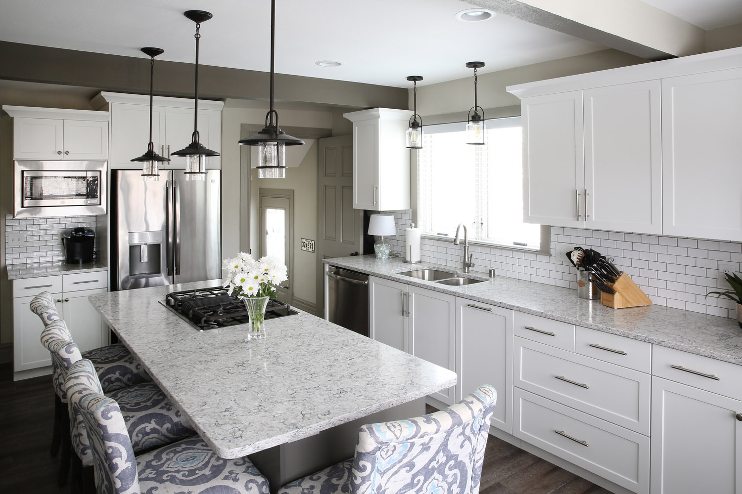 Quest Shaker - Pre-Assembled Cabinetry - 2 finishes available